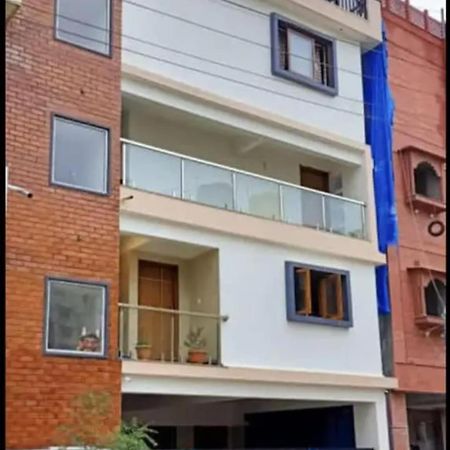 Ashraya Hostel Bangalore Bagian luar foto